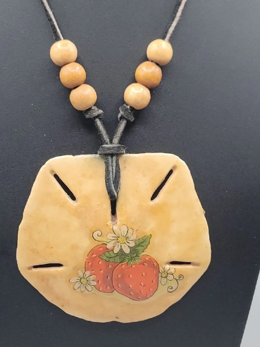 VTG Decoupaged Large Sand Dollar pendant necklace Wood Beads 28